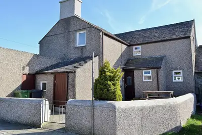 Image de 2 chambres à coucher à Brynsiencyn