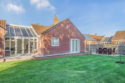 Image de 4 chambres à coucher à Sea Palling