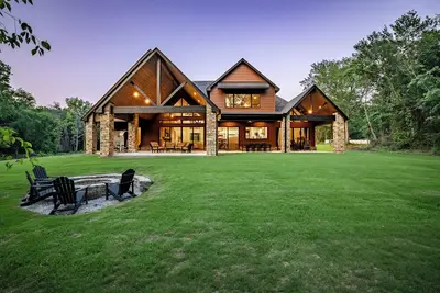 Image de Game Room & Hot Tub! Lakefront Monkey Island Haven