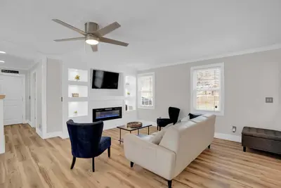 Image de Updated, Coffee Bar, 4 TVs, Minutes To I20 & I26