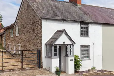 Image de 2 chambres à coucher à Sturminster Newton