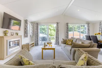 Image de Prestige Lodge with parking, ensuite & decking 4