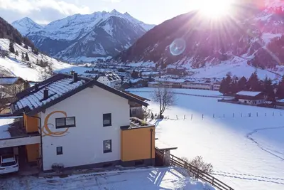 Image de Creatina - lovely mountain home - vacation home, shower and bathtub, 3