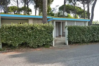 Image de Belle villa avec jardin privé dans un quartier calme