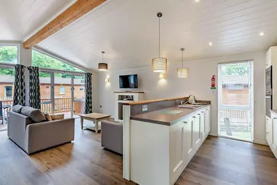Image de Deluxe Lodge, parking, ensuite, decking, hot tub 6