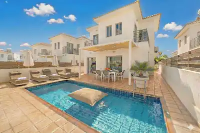 Image de 4 bedroom villa by Fig tree bay beach