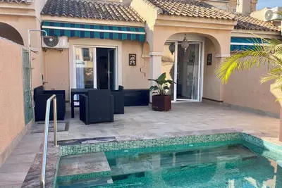 Image de Luxurious vacation home with private pool 100m from the beach