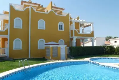 Image de Maison de ville au bord de la mer avec terrasse privée et climatisation - Els Poblets