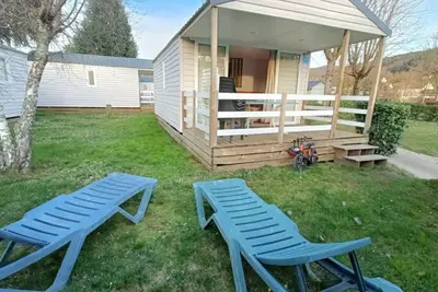 Image de Mobil-home 4 pers avec terrasse à Saint-Geniez-d'Olt