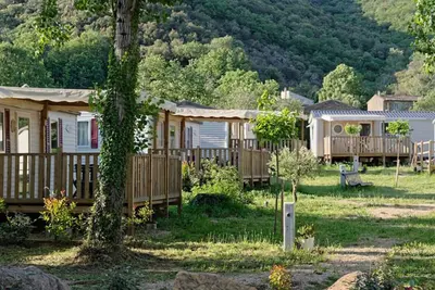 Image de Mobil-home confortable pour 4 personnes avec cuisine équipée