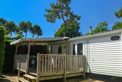 Image de Mobil-home Confortable avec Terrasse pour 6 pers.