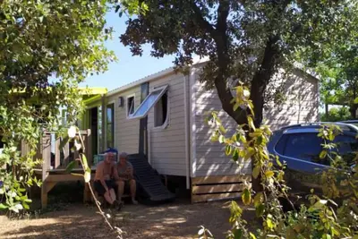 Image de Mobil-home à Laurens avec Terrasse - 3 Chambres pour 6 personnes