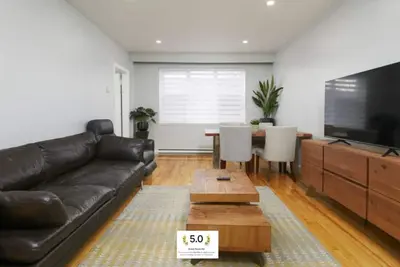 Image de District Deux | Modern 2br in Mtl West