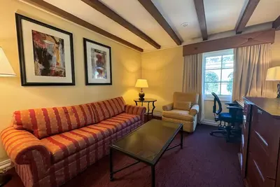 Image de Double Suite Pet Friendly Stay with Outdoor Pools, Hot Tub, Grill & Bar