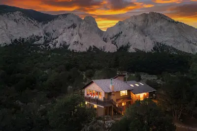 Image de 4 Bd Retreat | 5 Min to Mt Princeton Hot Springs