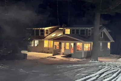 Image de Beautiful 3-bedroom lake cottage outside Eagle Riverperfect for cozy getaways