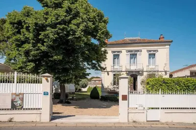 Image de Maison de Maître 4* Piscine & jardin-Cœur Cristal
