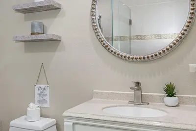 Image de Paradise Villa in Central Tampa- 1 mile Walk to Bucs Stadium