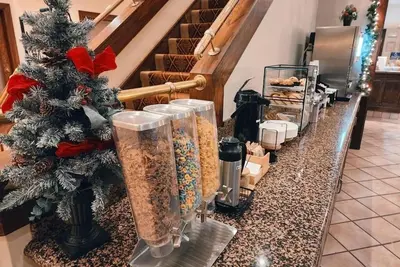 Image de Pet-Friendly Suite w/ 2 Double Beds, Full Kitchen & Private Parking