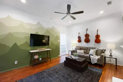 Image de The Forsyth Victorian Gathering House - Sleeps 19!