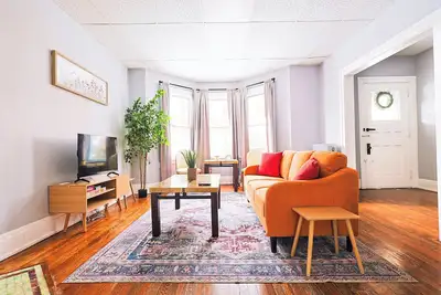 Cozy Modern 3br by Downtown & Beach + Free Parking