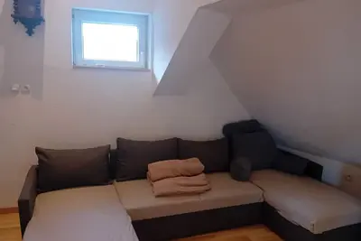 Image de Appartement 44 m2\nSitué dans un village calme. \nCommerces à proximité.