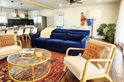 Image de Glam Country Escape-Dedicated Sunny Workspace, 15 min from Lr, W/D