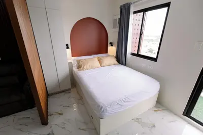 Image de Minimalist 1-Br condo with balcony at Royal Oceancrest Mactan Cebu