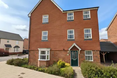 Image de 4 Br I 6 Beds 3 Bath | Ps4 + Free Secure Parkingx3