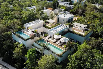 Image de Contemporary 8br Estate in La Privada | Dual Villas, Private Pools & Beach Access