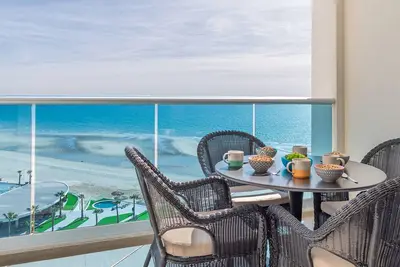 Image de Sublime 1 bedroom condo Encantame Towers Verano 903