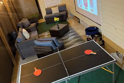 Image de 4 bed/2 ba Near Downtown Little Rock Outdoor Patio Theater/Ping Pong/Fire Pit