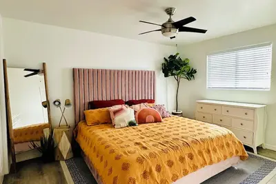 Image de Modern Tempe Retreat! Just minutes to Asu & Downtown