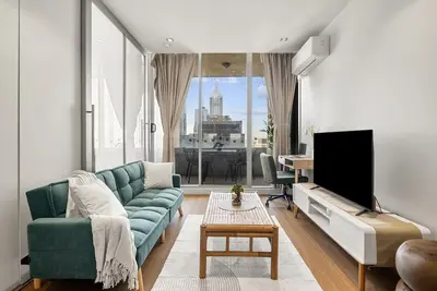 Image de 2br Cbd Zen Retreat • Pool, Gym & Free Parking