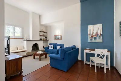 Image de Large Villa just steps from the Private Beach