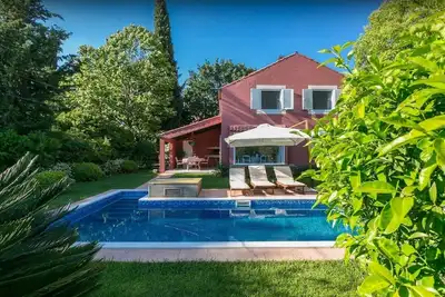 Image de Dream peaceful 2-bedroom cottage with private pool / parking/ Ac/ Wifi