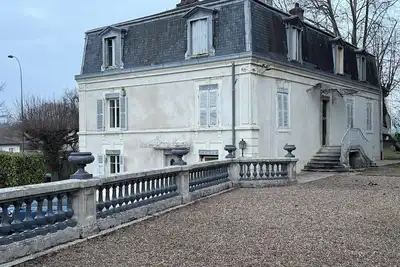 Image de Maison de maitre, 24 couchages, billard, pétanque, babyfoot \nLE Clos Du Sequoia