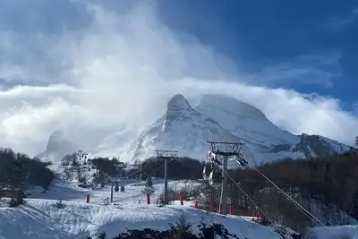 Image de Location en montagne avec vue sur le Ger face aux thermes du village historique