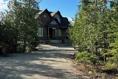 Brick House | Waterfront | 4 Bdr | Tobermory