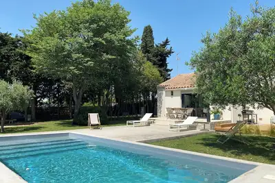 Image de Maison avec piscine et grand jardin proche mer