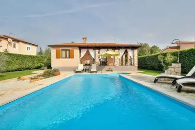 Image de Villa avec piscine privée
