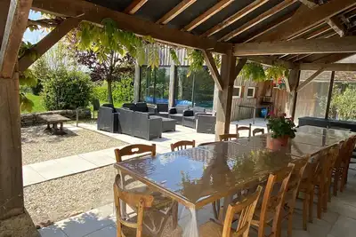 Image de Grande Maison avec Piscine Intérieure Chauffée