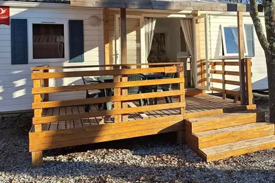 Image de Mobil home avec terrasse dans camping Lavilledieu