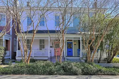 Image de Lovely Victorian Beauty in Heart of Downtown!