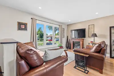 Image de Cozy, Quiet Home in Kingston. Short drive to Queen's University. Pet Friendly!