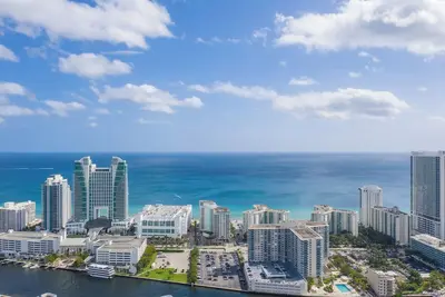 Image de Luxurious Hollywood Beach Penthouse