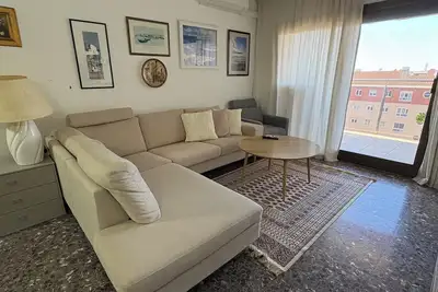 Image de Warm Family Home near the Beach