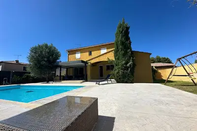 Image de Villa contemporaine avec piscine chauffée près d’Aix-en-Provence