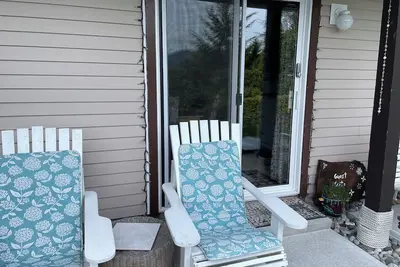 Image de Private Studio on Sechelt Inlet, Bc with kitchenette, good for solo / couples.