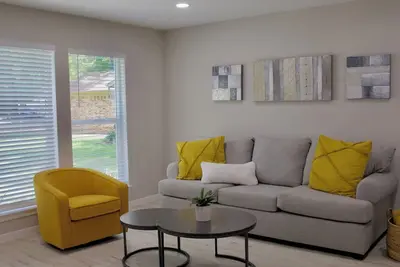 Image de 3-bedroom Remodeled Home in Prime Location